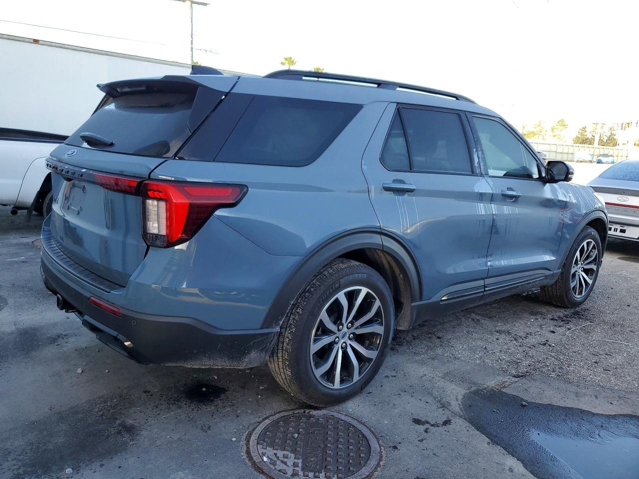2025 Ford Explorer St-Line - Фото 3