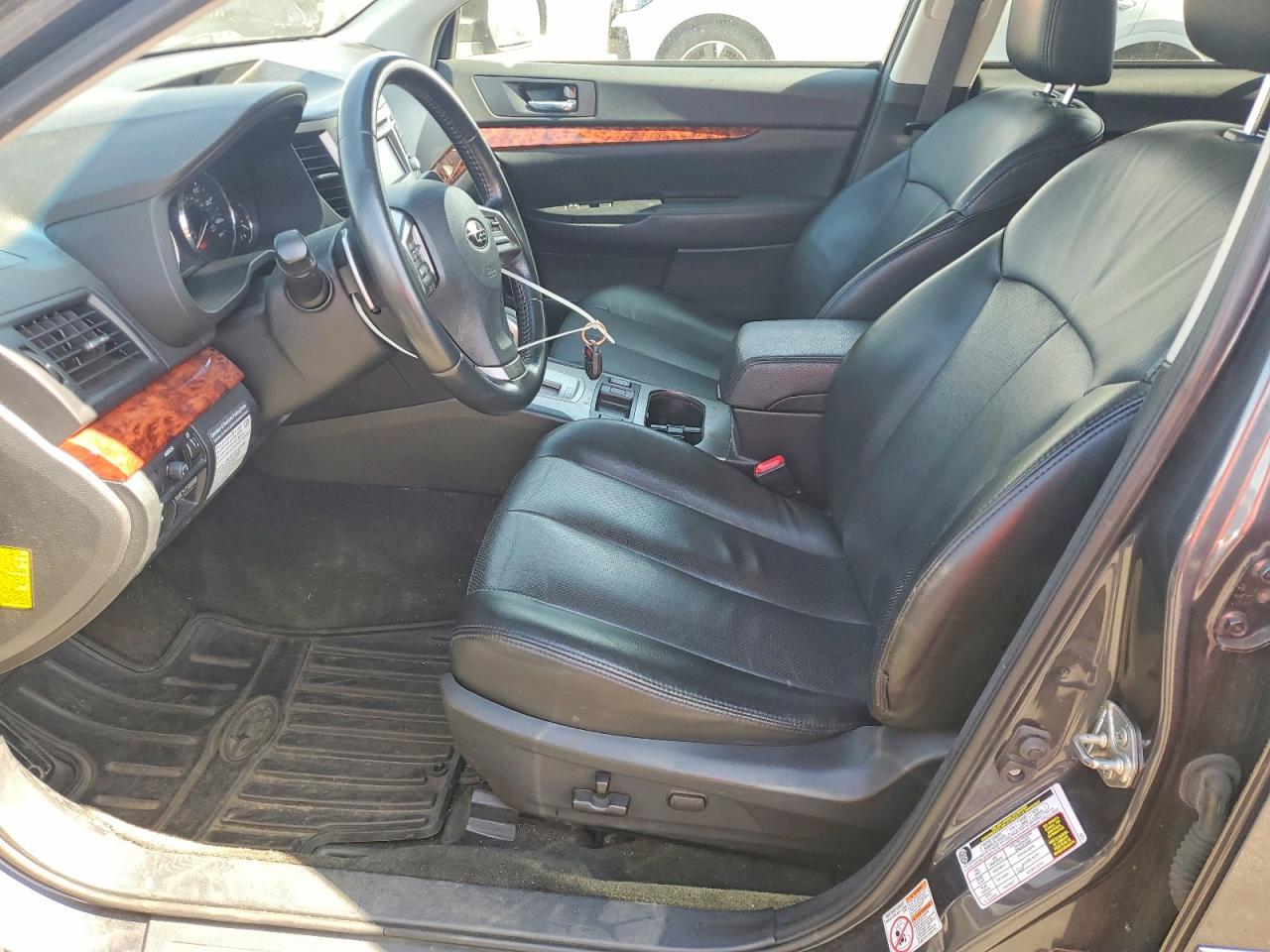 2012 Subaru Outback 2.5I Limited - Image 7