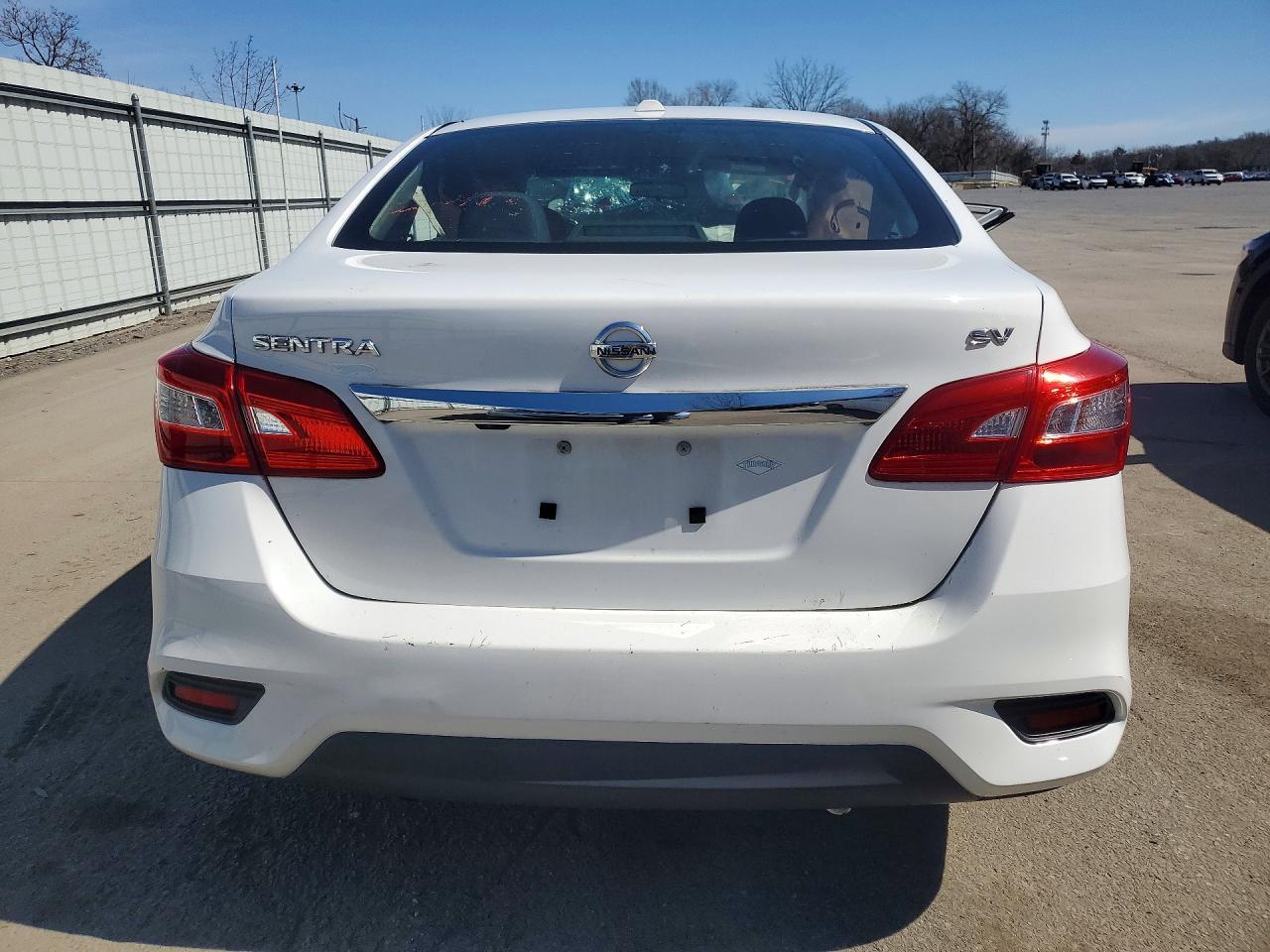 2018 Nissan Sentra Sv - Фото 6