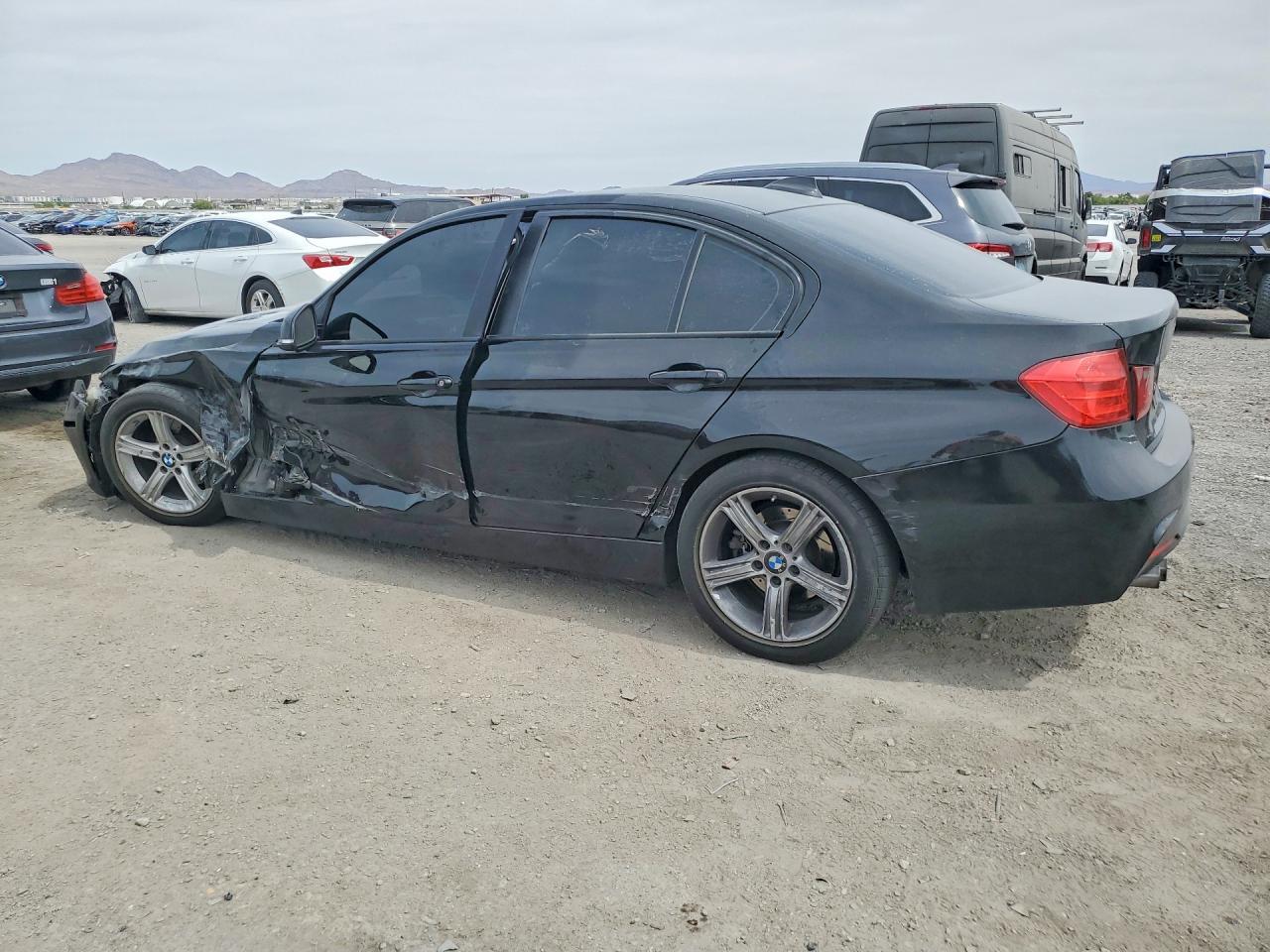 2012 BMW 328 I - Фото 2