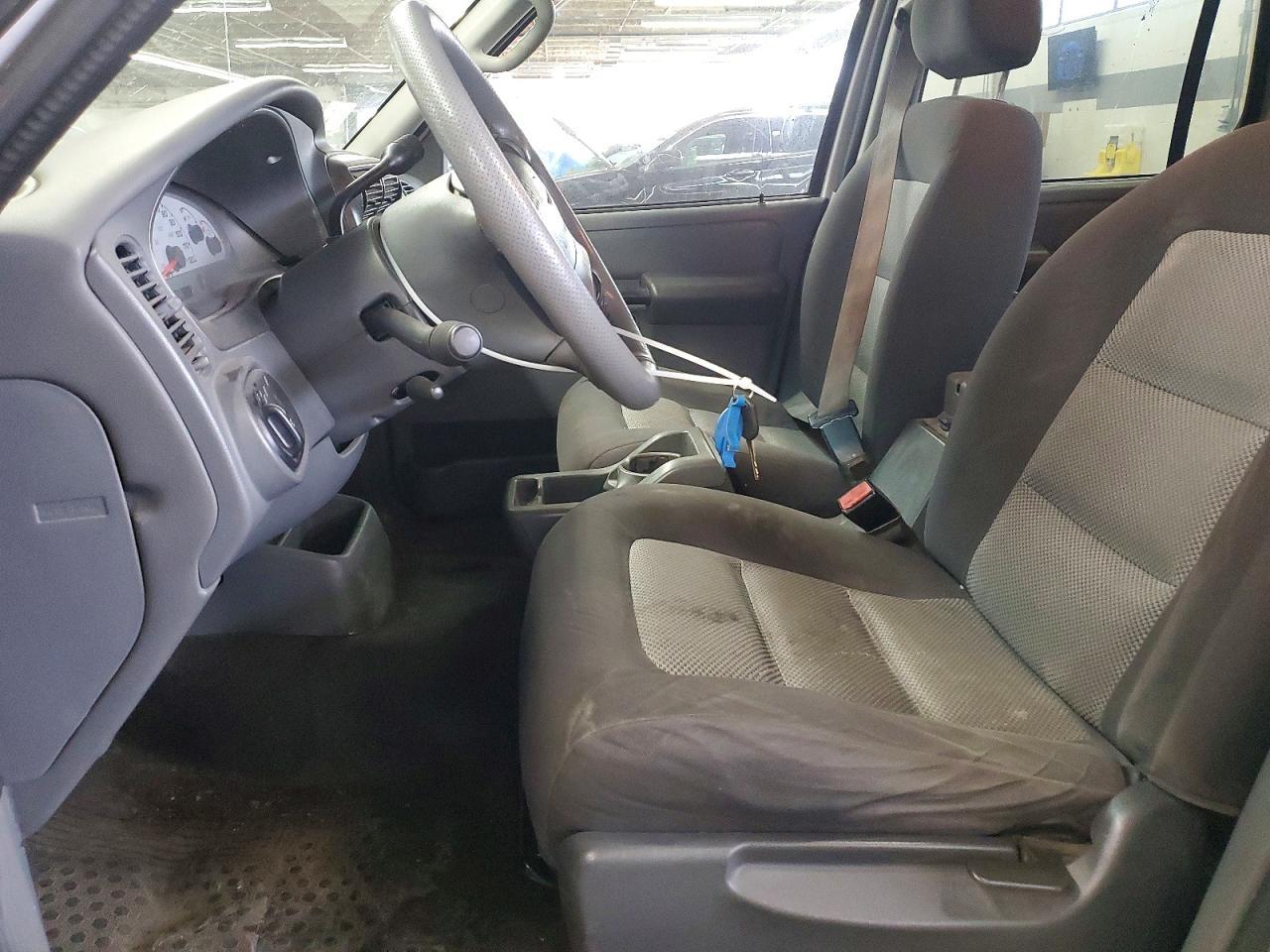 2005 Ford Explorer Sport Trac - Фото 7