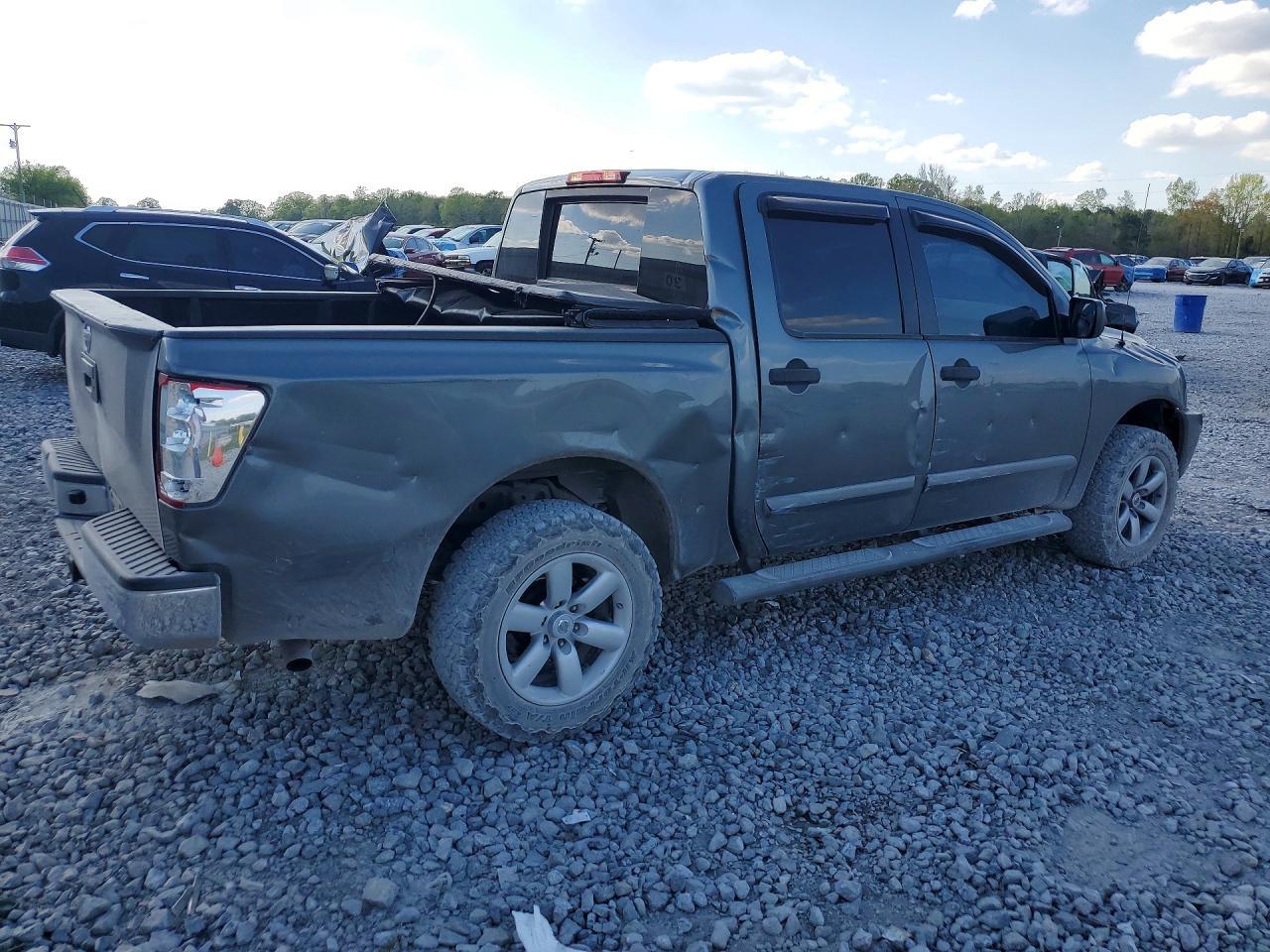 2015 Nissan Titan Sv - Image 3