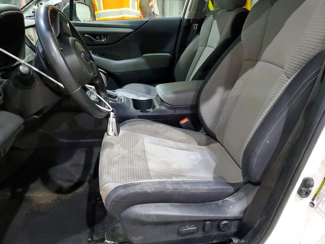 2022 Subaru Outback Premium - Image 7