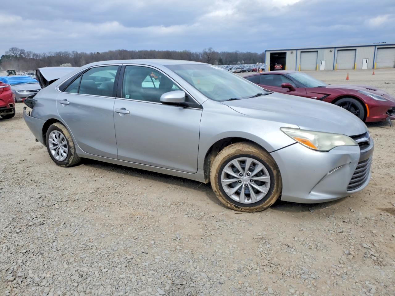 2015 Toyota Camry - Фото 4