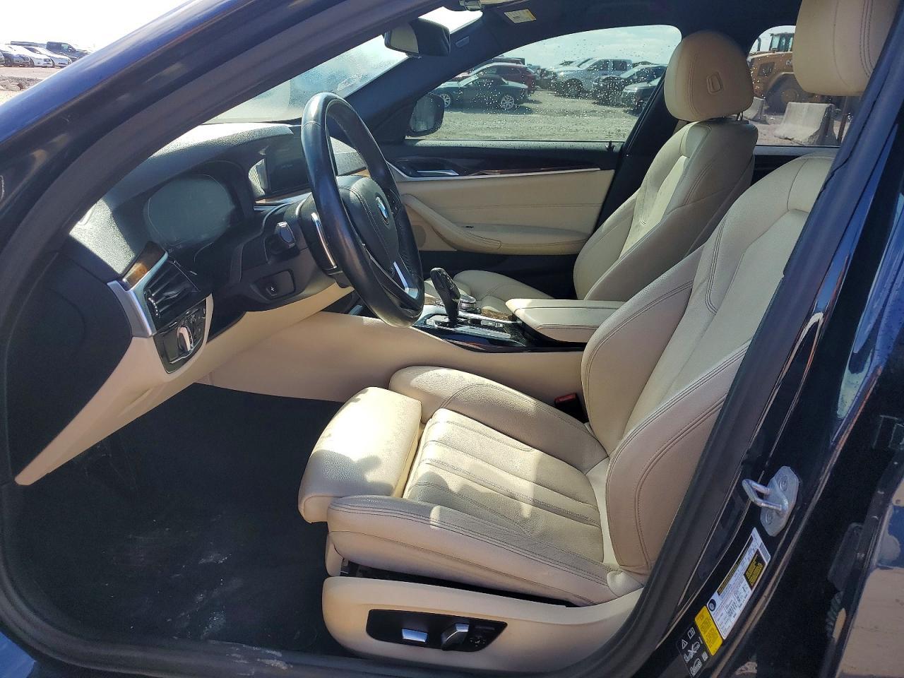 2020 BMW 530 Xi - Фото 7