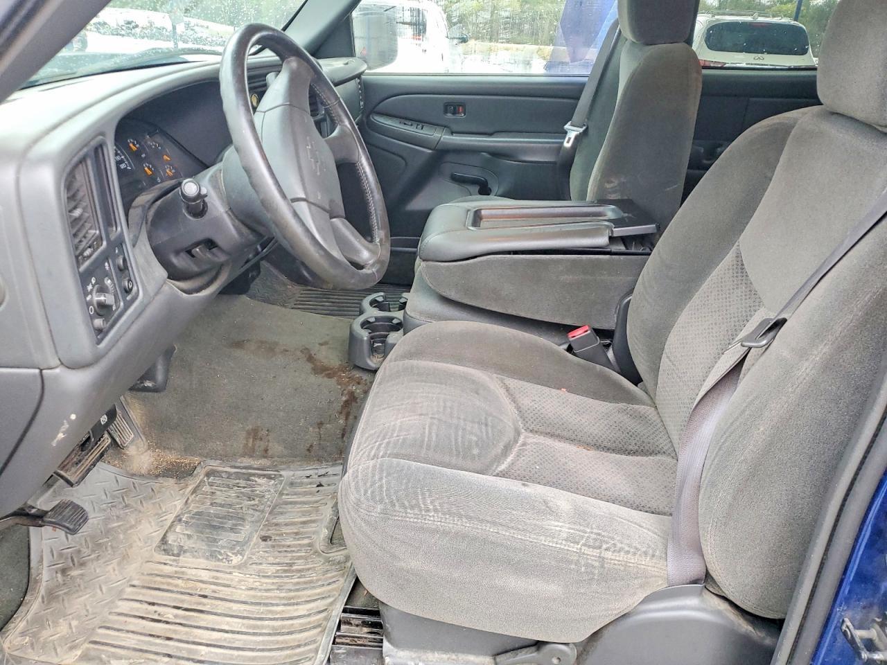 2004 Chevrolet Silverado C1500 - Image 7