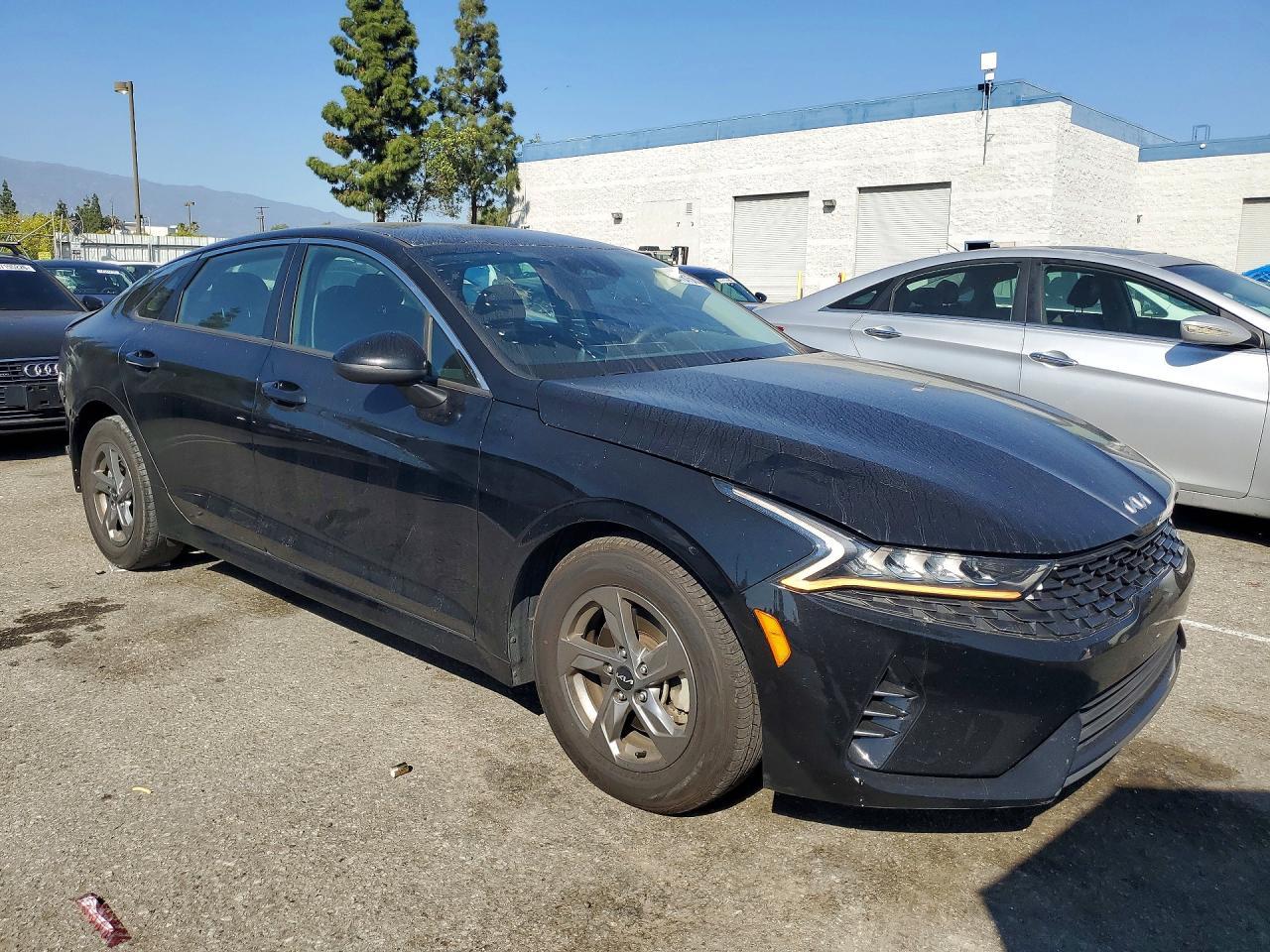 2023 Kia K5 Lxs - Image 4