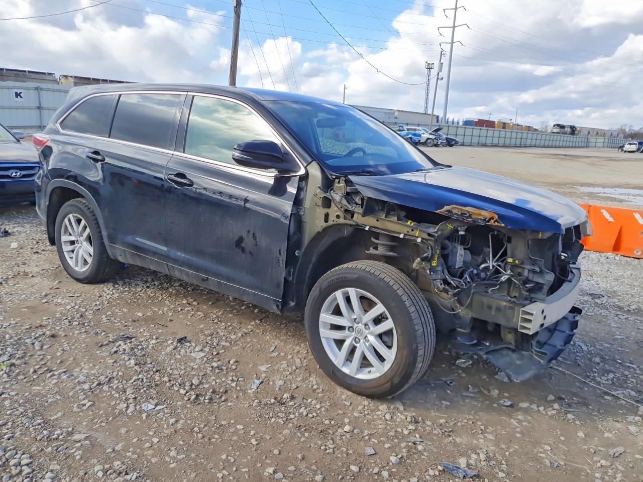2015 Toyota Highlander Le - Фото 4
