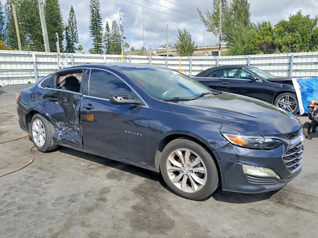 2022 Chevrolet Malibu Lt - Image 4