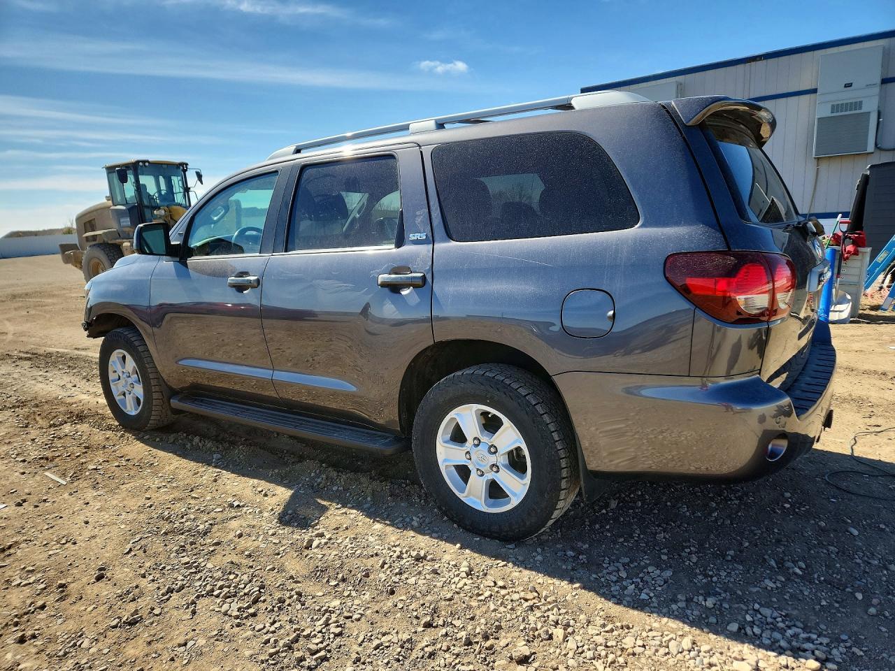 2021 Toyota Sequoia Sr5 - Фото 2