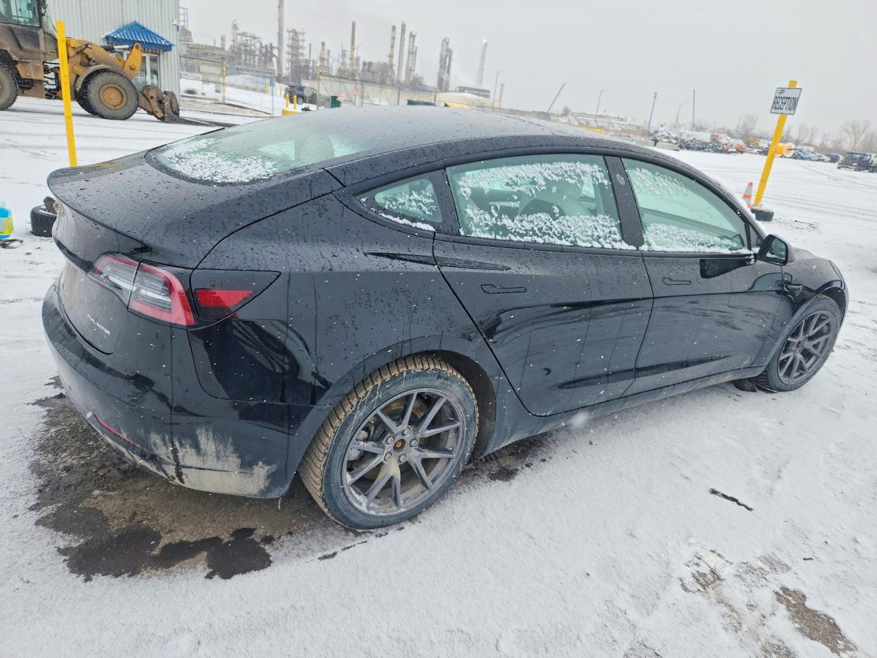 2022 Tesla Model 3 - Фото 3