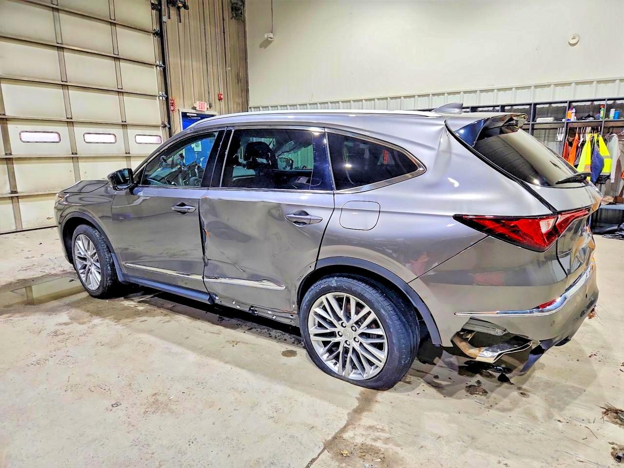 2024 Acura Mdx Advance - Image 2