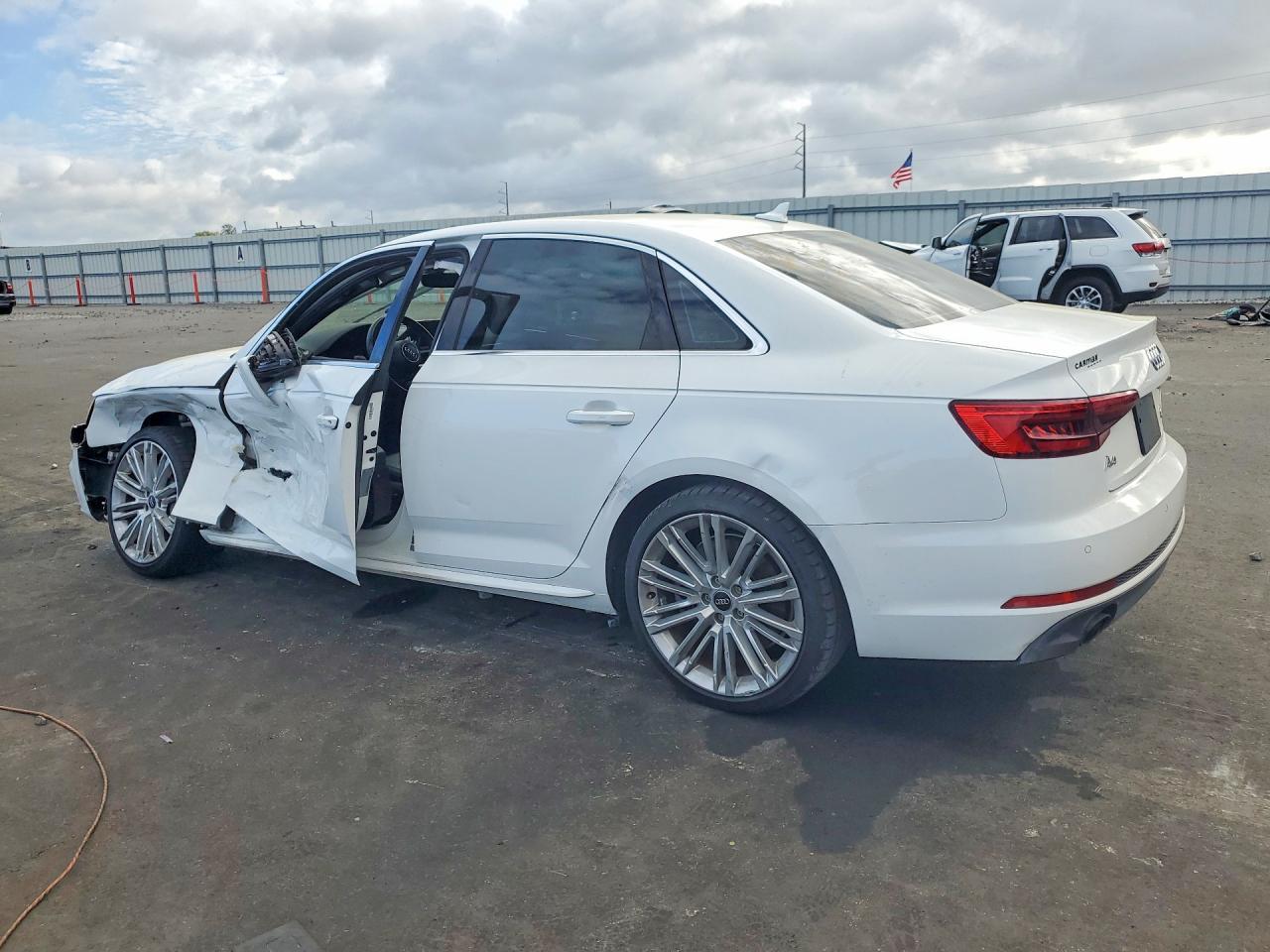 2017 Audi A4 Premium Plus - Фото 2