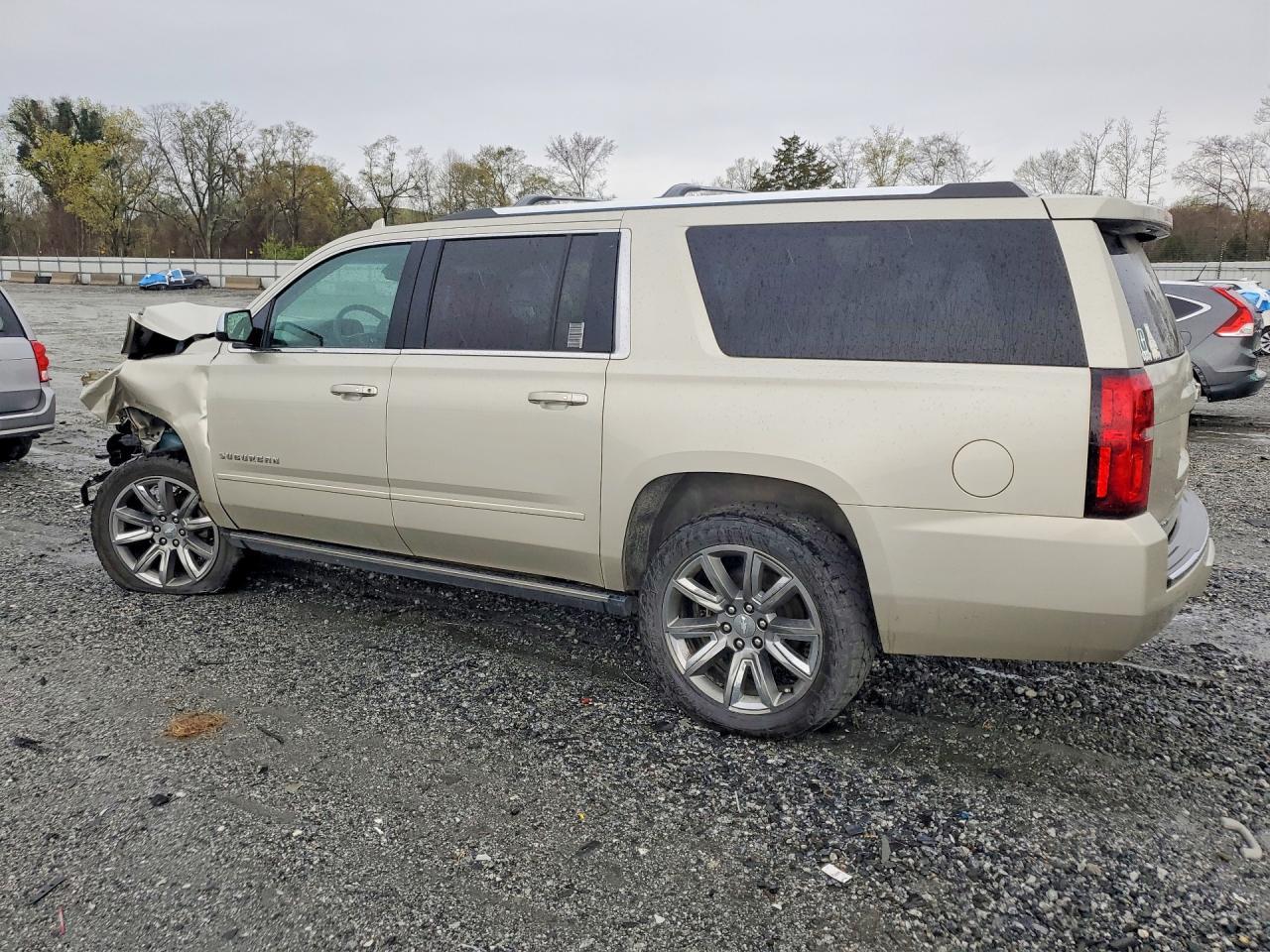2017 Chevrolet Suburban K1500 Premier - Image 2