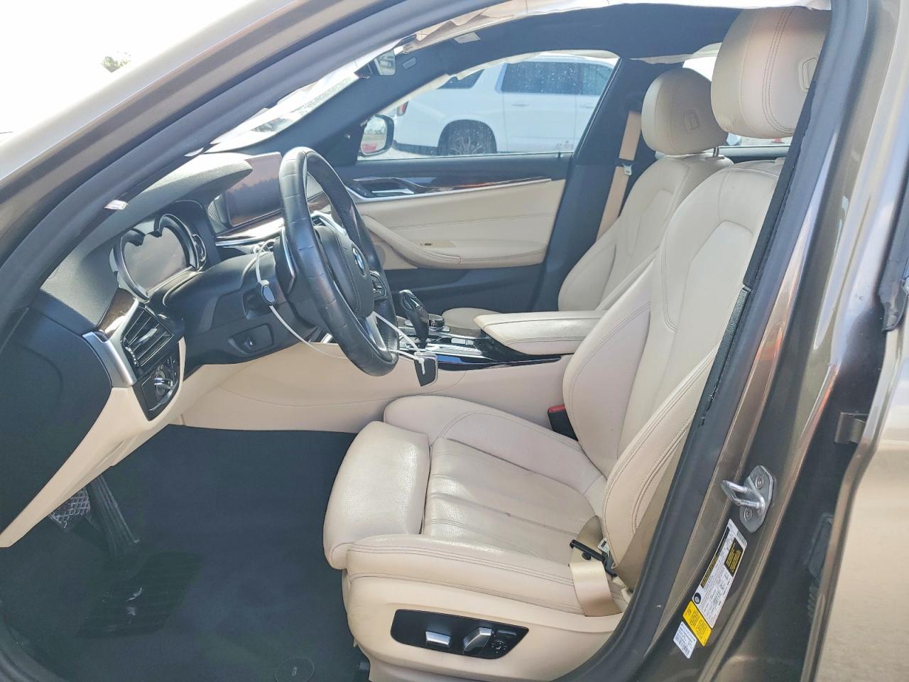 2019 BMW 530 I - Image 7