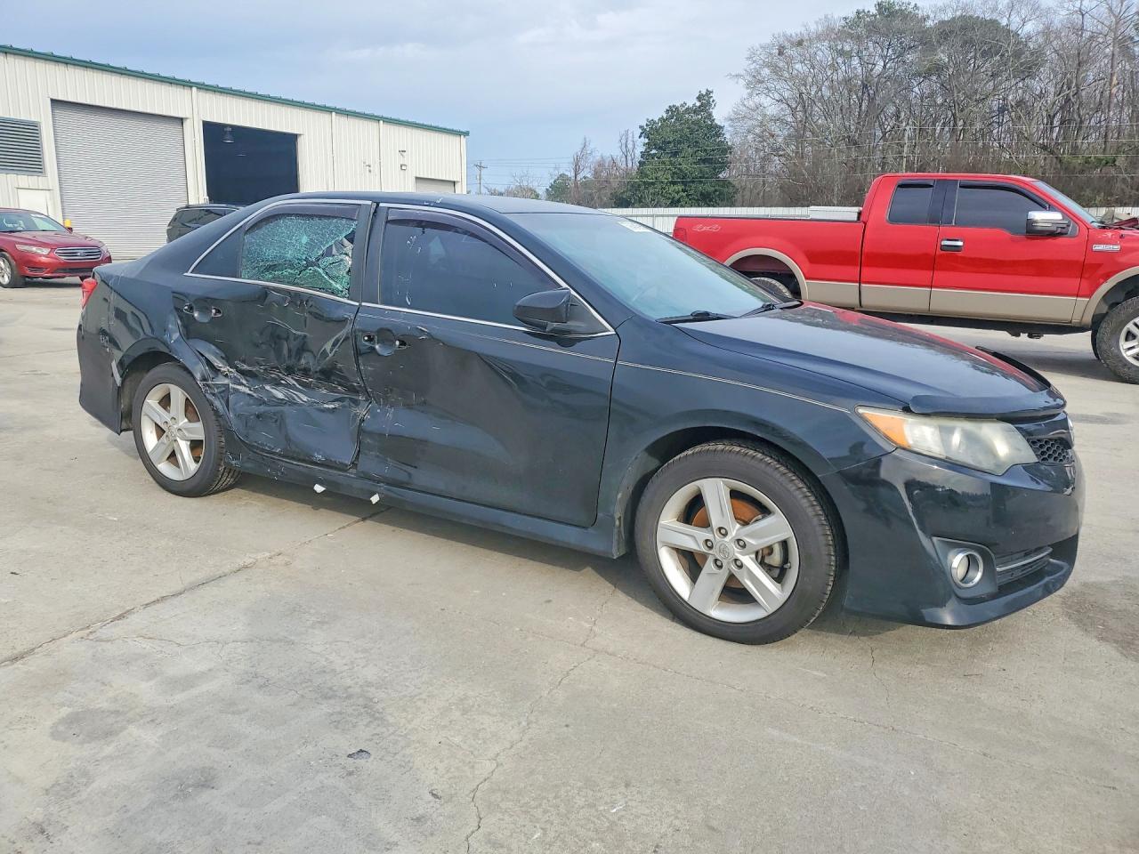 2013 Toyota Camry - Image 4