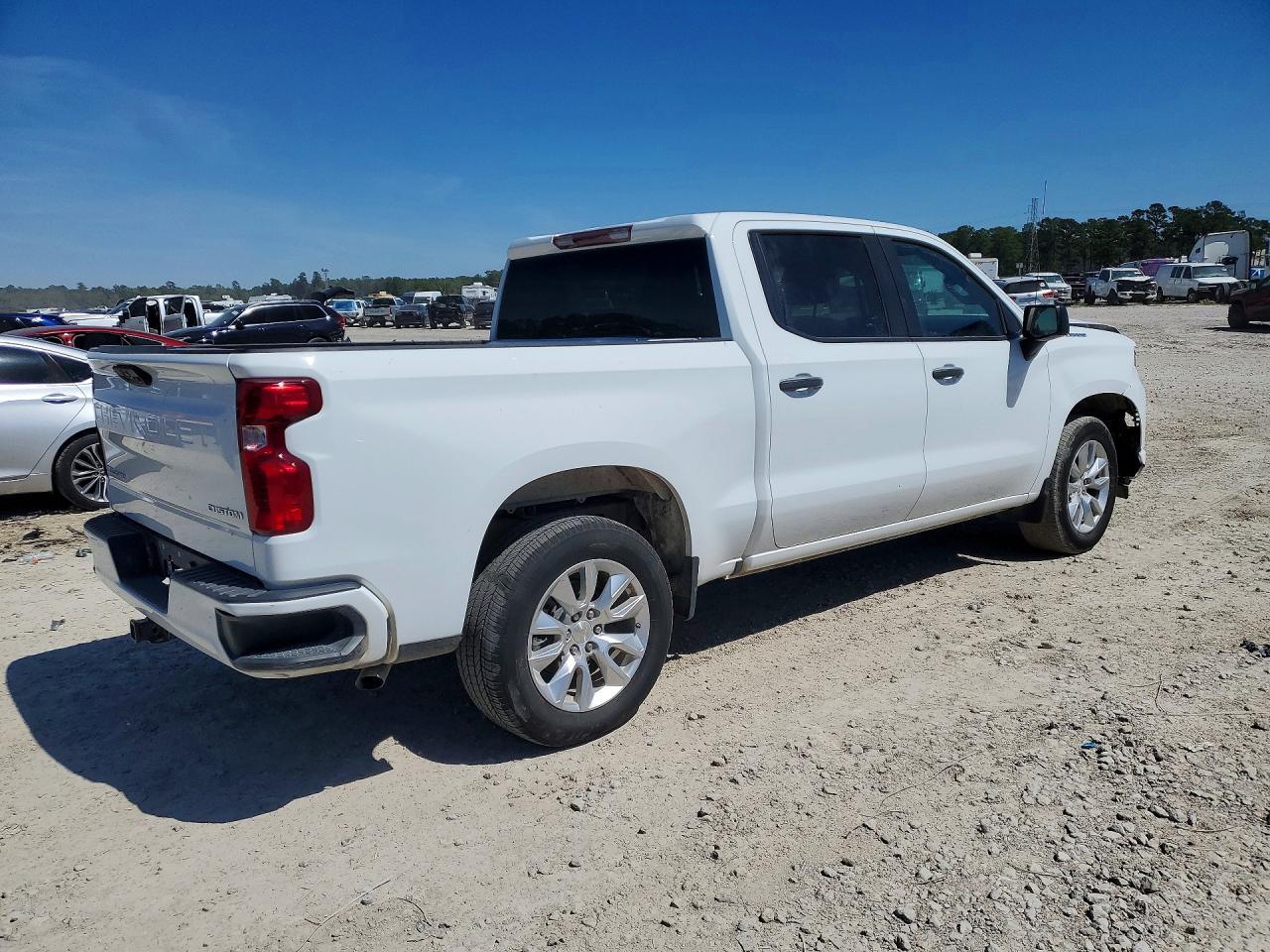 2024 Chevrolet Silverado C1500 Custom - Фото 3