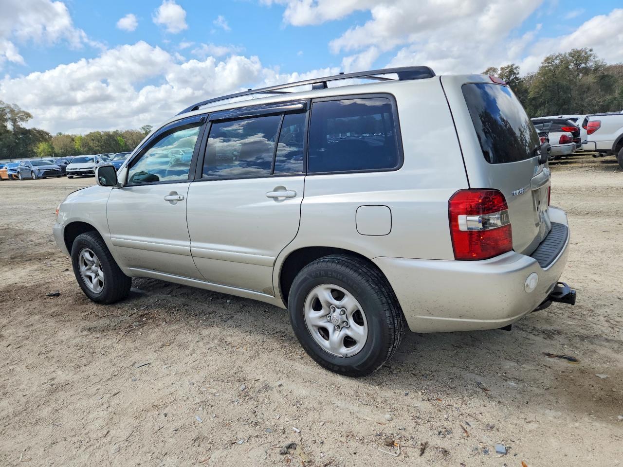 2005 Toyota Highlander Base - Фото 2