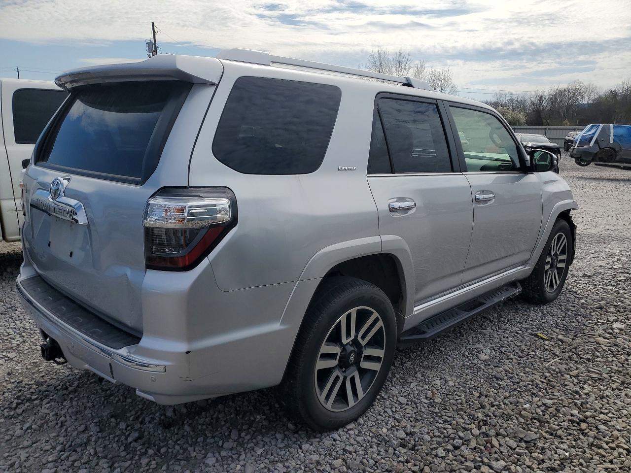 2022 Toyota 4Runner Limited - Фото 3