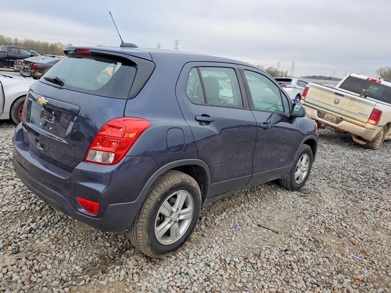 2018 Chevrolet Trax Ls - Image 3