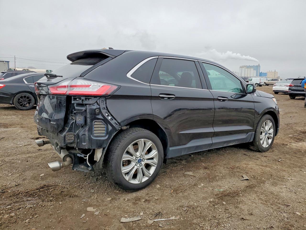 2022 Ford Edge Titanium - Фото 3