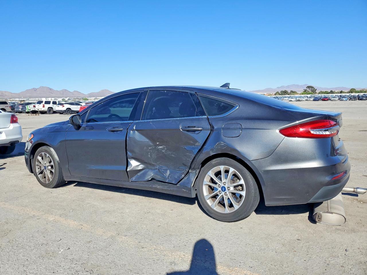 2019 Ford Fusion Se - Image 2