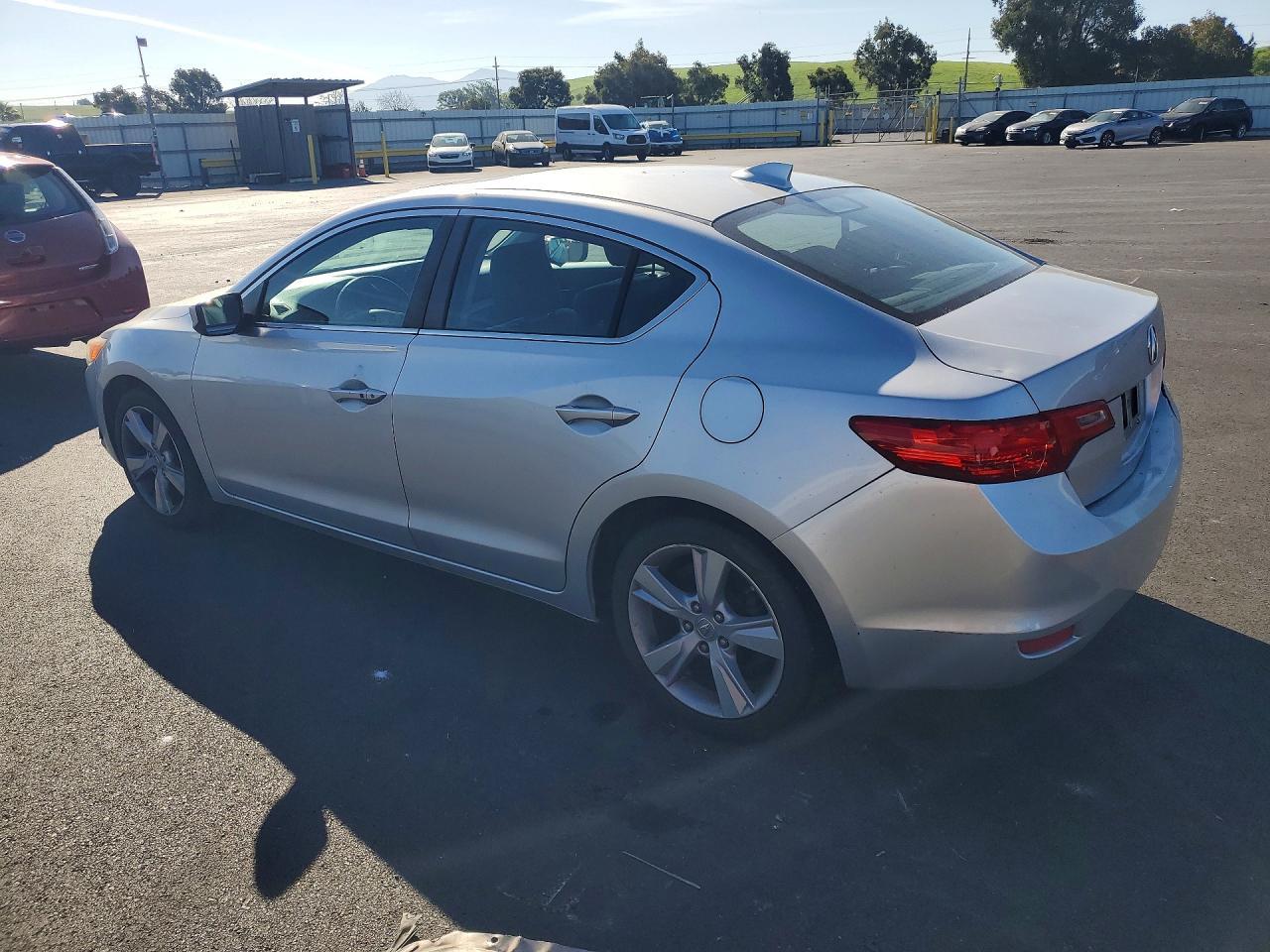 2015 Acura Ilx 20 Tech - Фото 2