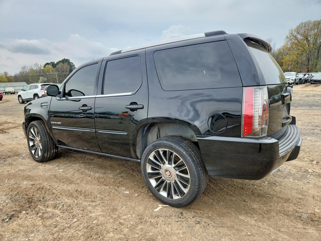 2013 Cadillac Escalade - Фото 2