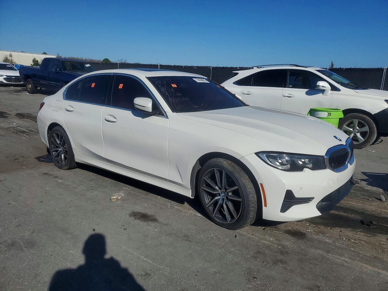 2019 BMW 330I - Фото 4