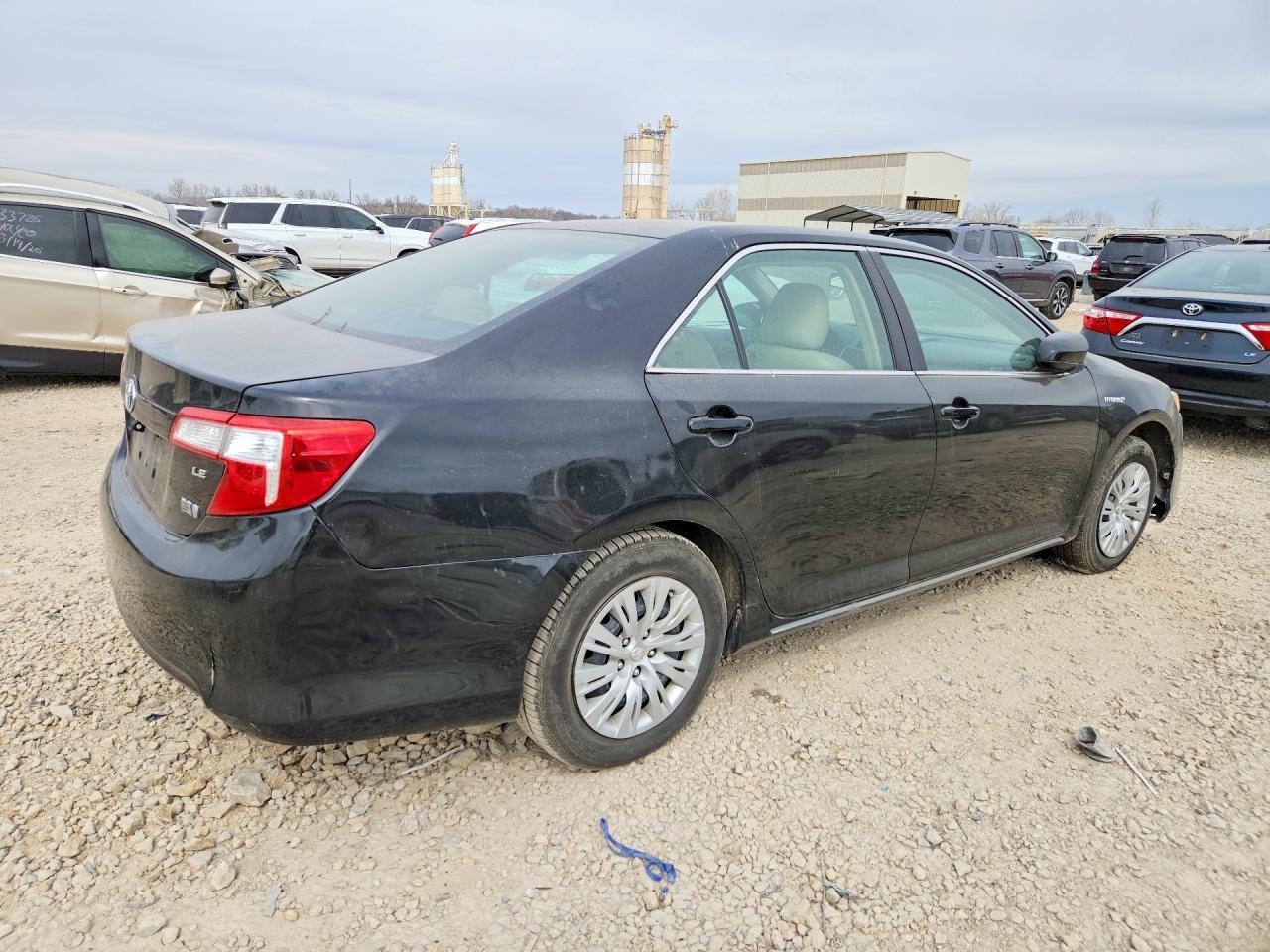 2012 Toyota Camry Hybrid Le - Image 3