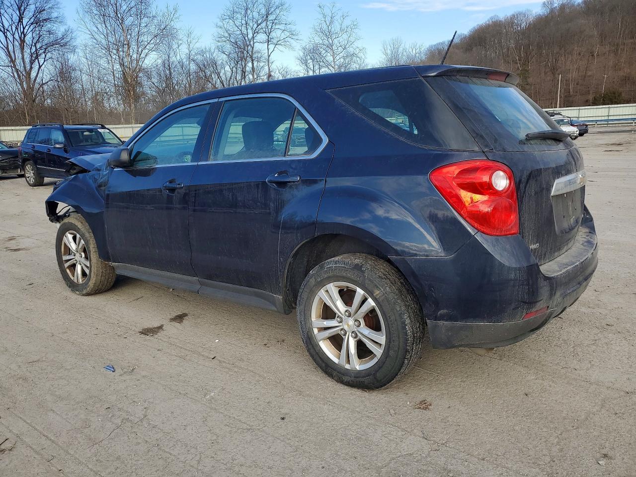 2015 Chevrolet Equinox Ls - Image 2