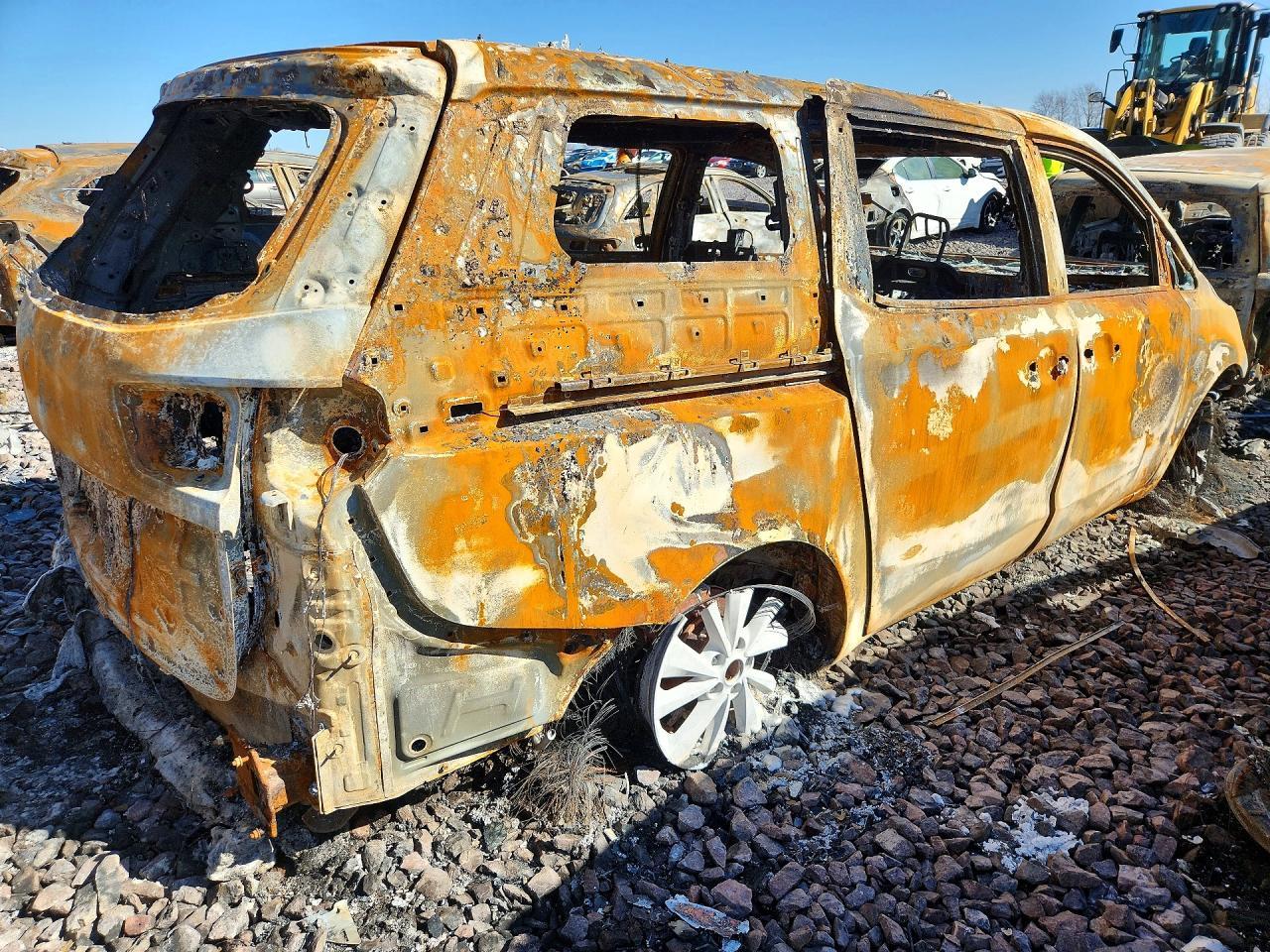 2016 Kia Sedona Lx - Image 3