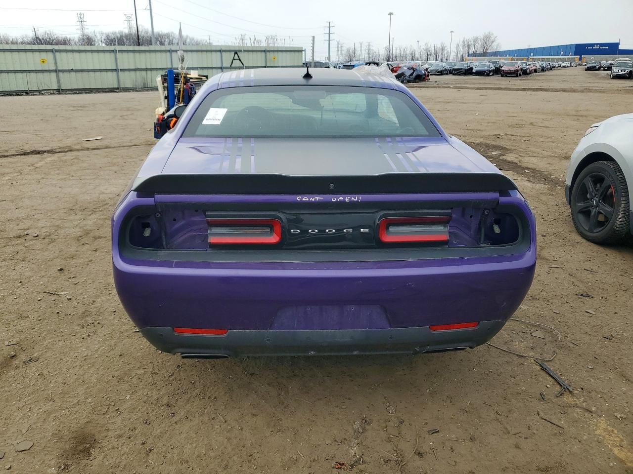 2016 Dodge Challenger R - Image 6