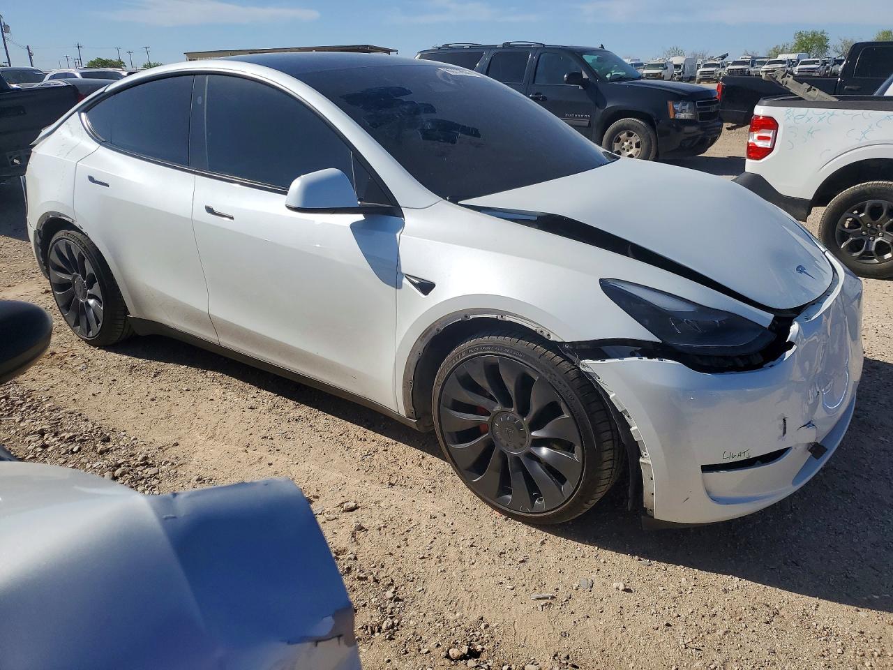 2024 Tesla Model Y - Фото 4