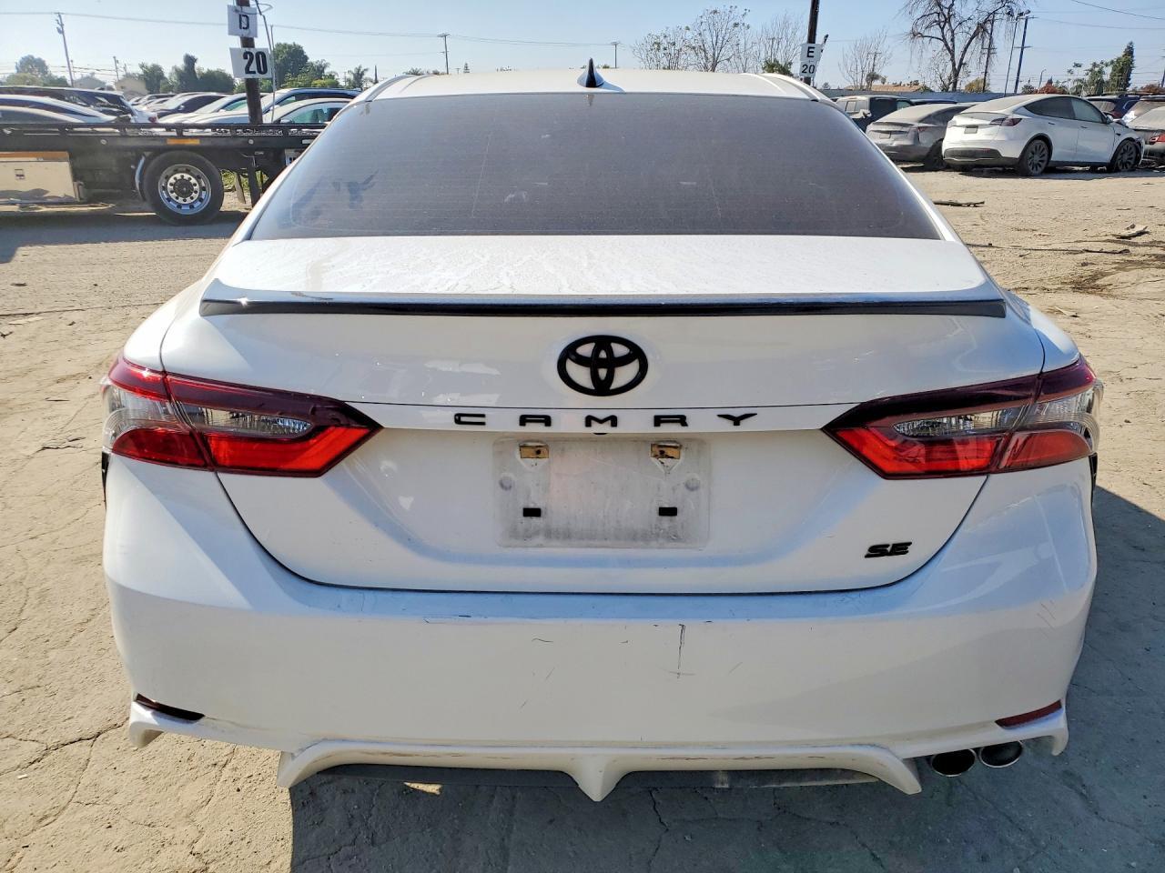 2022 Toyota Camry Se Nightshade - Фото 6