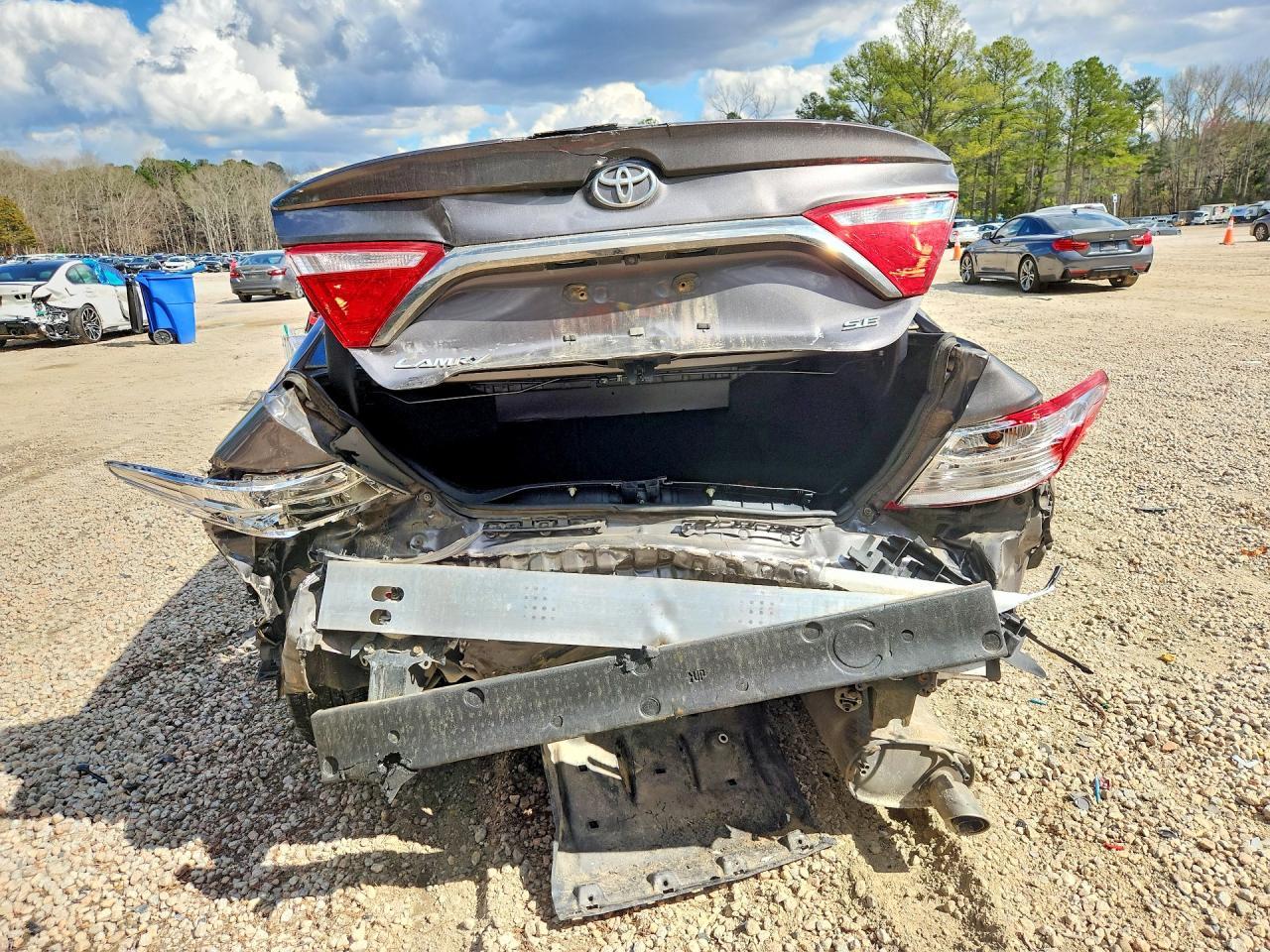 2016 Toyota Camry Se - Фото 6