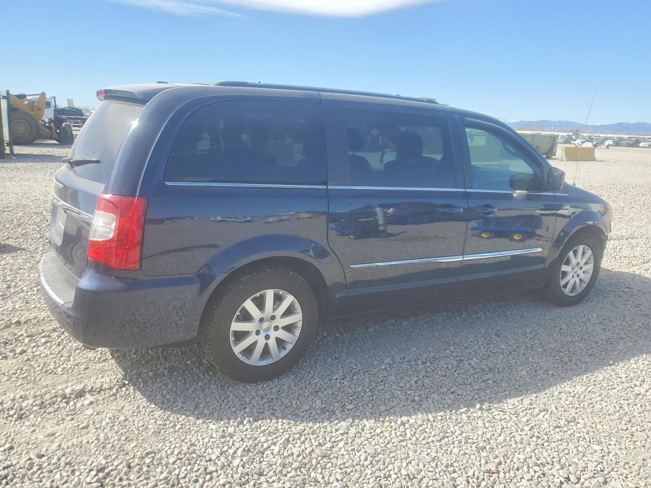 2014 Chrysler Town & Country Touring - Фото 3