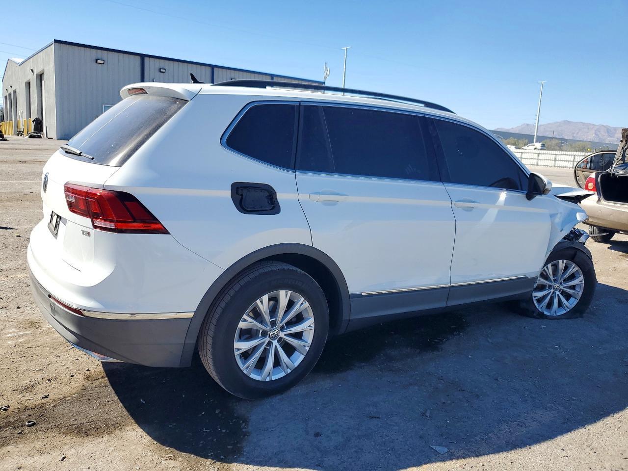 2018 Volkswagen Tiguan Se - Image 3