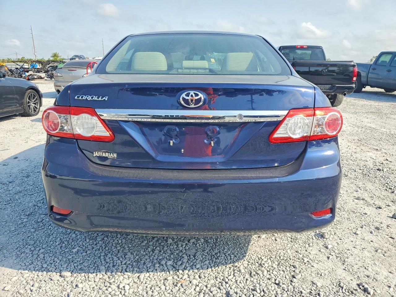 2012 Toyota Corolla L - Фото 6
