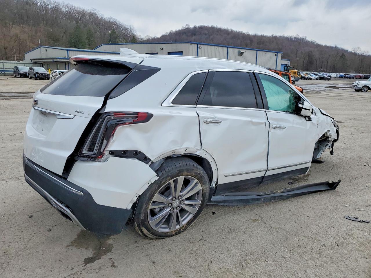2024 Cadillac Xt5 Premium Luxury Awd - Image 3