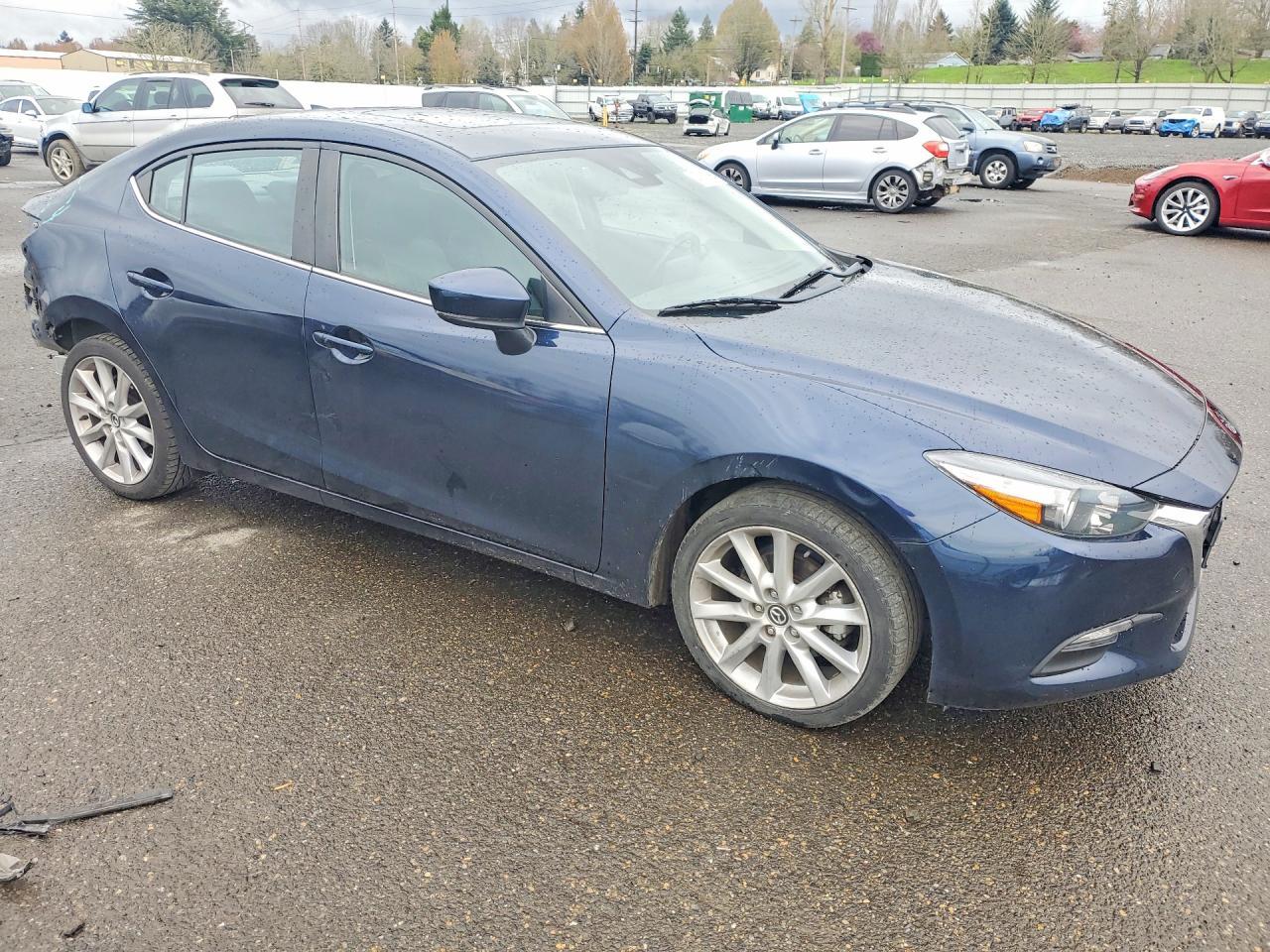 2017 Mazda 3 Touring - Image 4