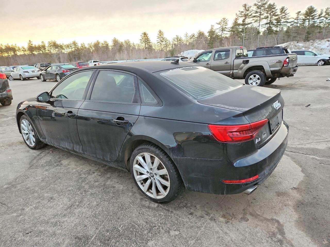 2017 Audi A4 Premium - Фото 2
