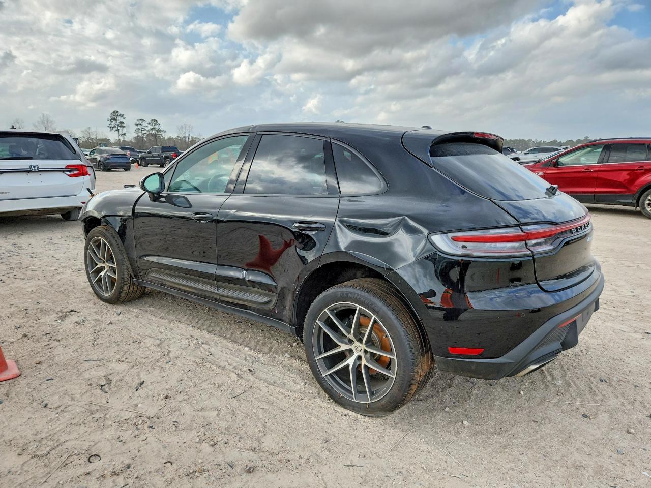 2025 Porsche Macan Base - Фото 2