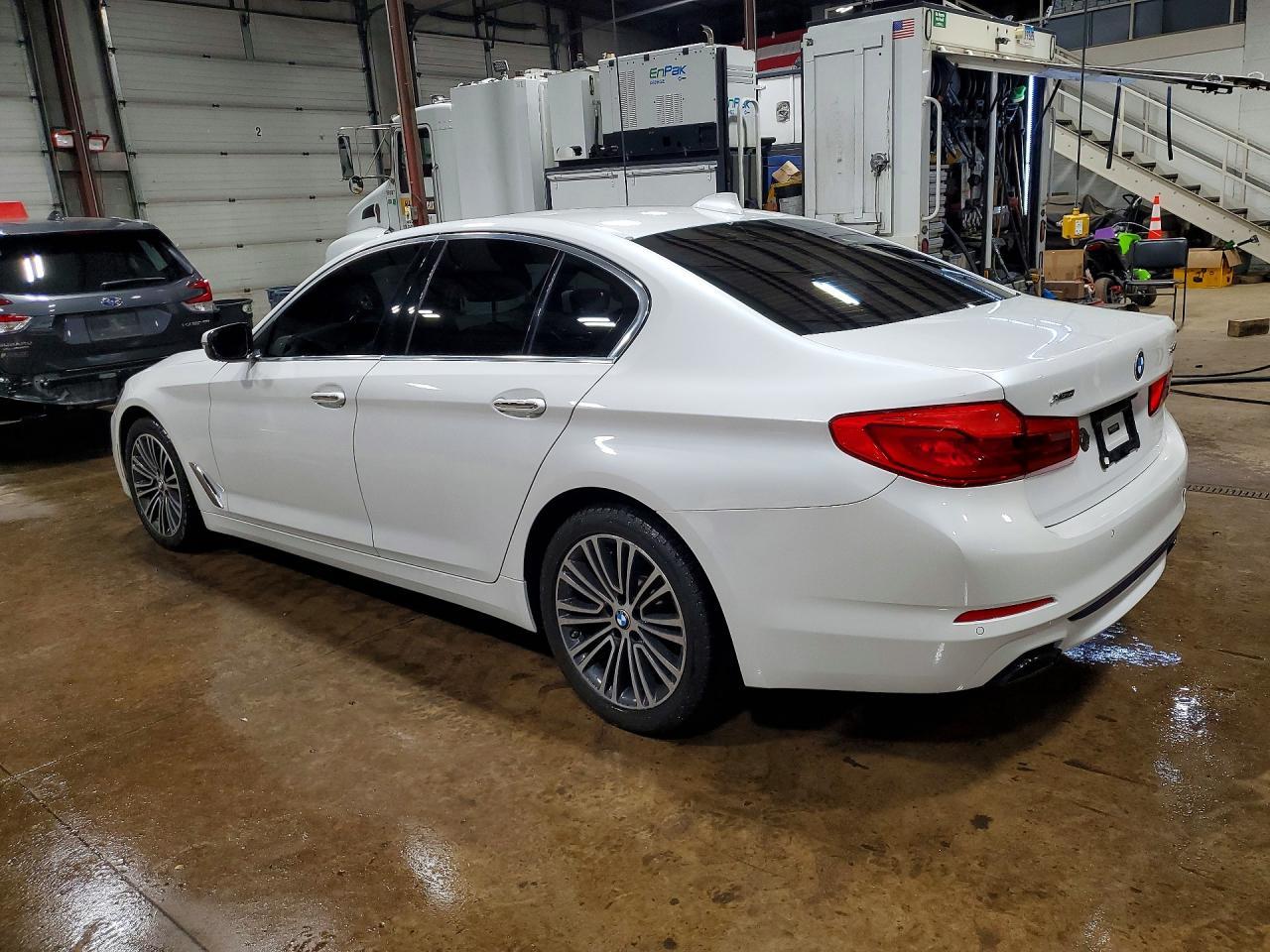 2018 BMW 540 Xi - Image 2