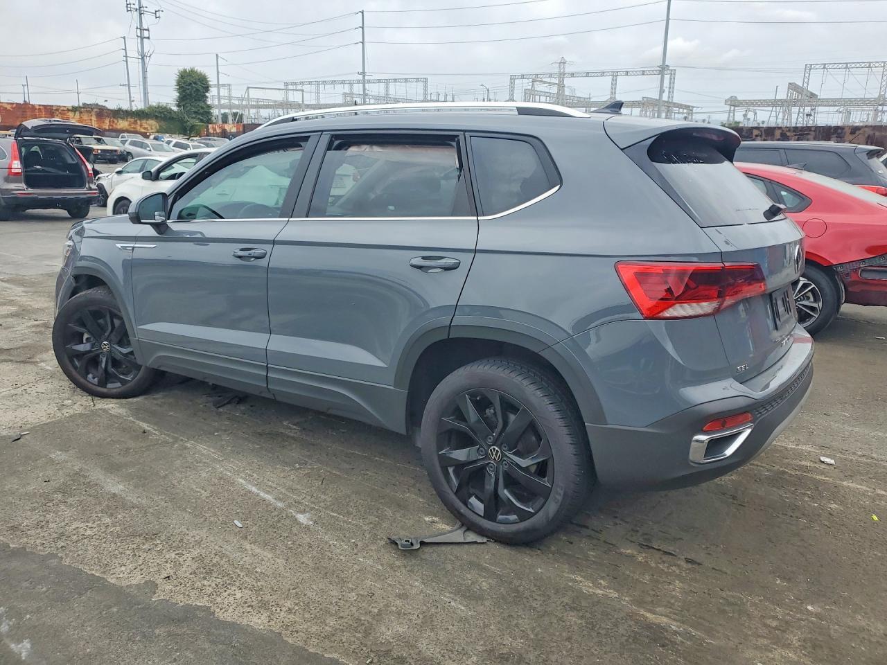 2022 Volkswagen Taos Sel - Фото 2