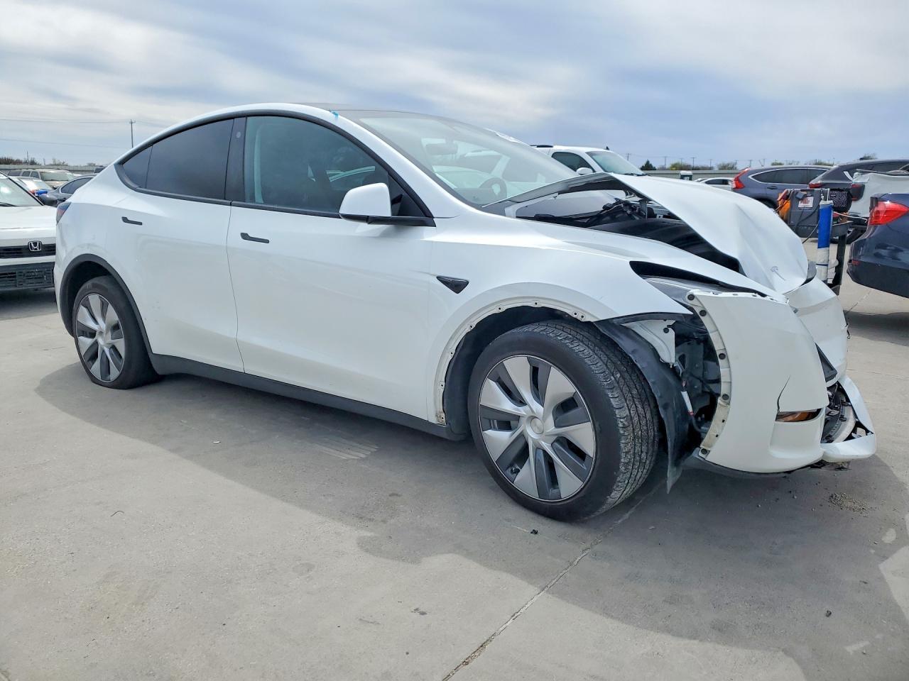 2023 Tesla Model Y - Image 4