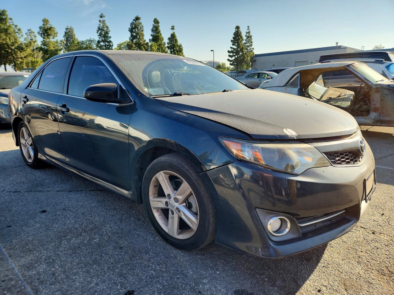 2014 Toyota Camry Se - Image 4