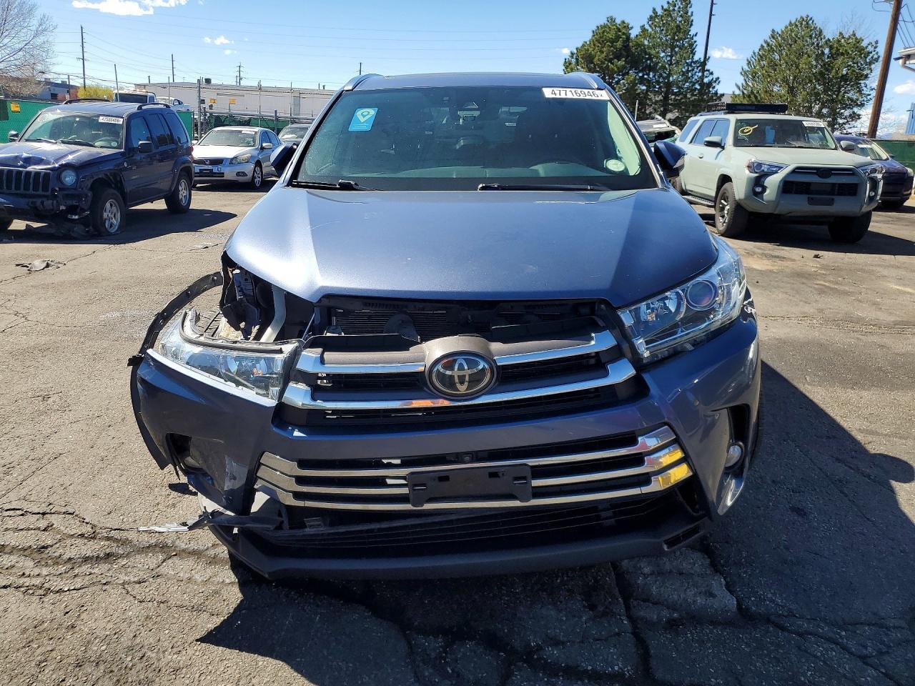 2018 Toyota Highlander Limited Platinum - Image 5