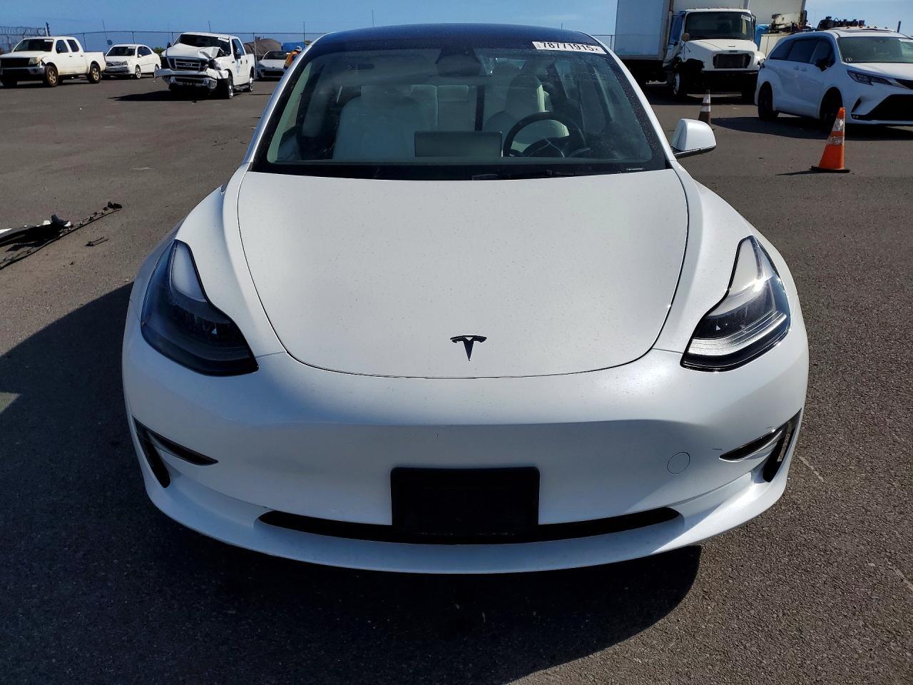 2023 Tesla Model 3 - Фото 5