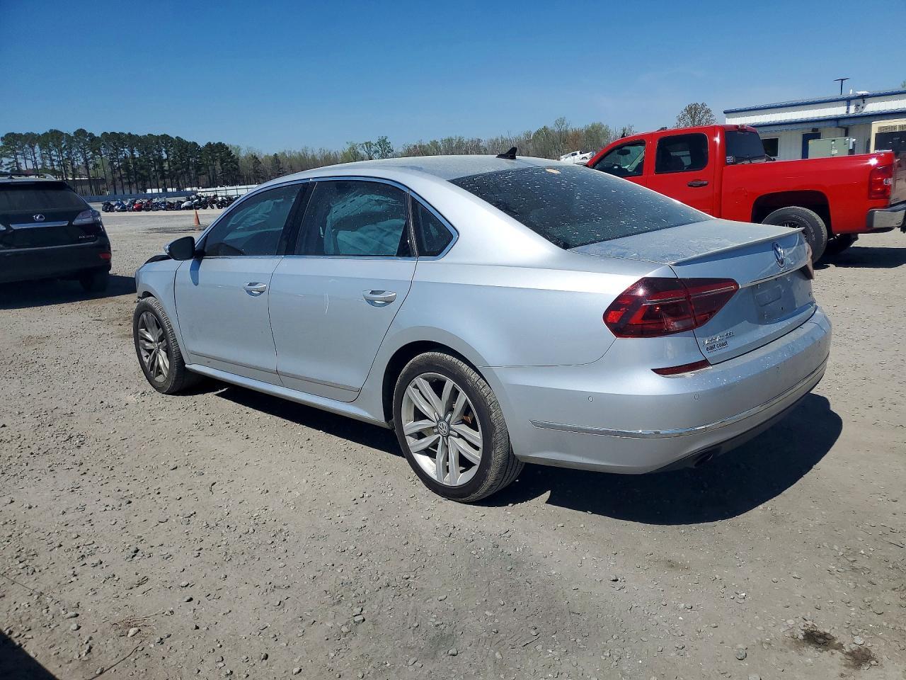 2017 Volkswagen Passat Sel Premium - Image 2